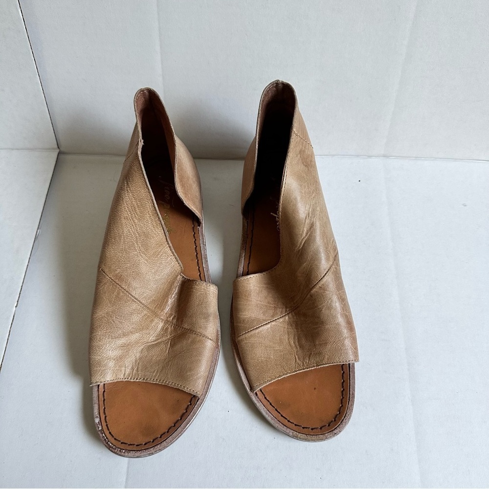 Free People Mont Blanc Light Tan Leather Open Toe Flats - Picture 2 of 10